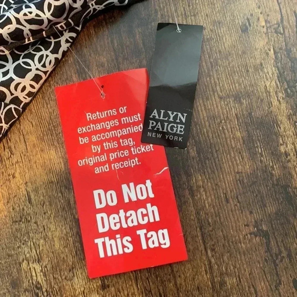 Halter dress - Picture 4 of 7